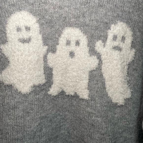 Cupcakes and Cashmere Gray Sweater with Ghost Motif 2X BNWT - Picture 2 of 4